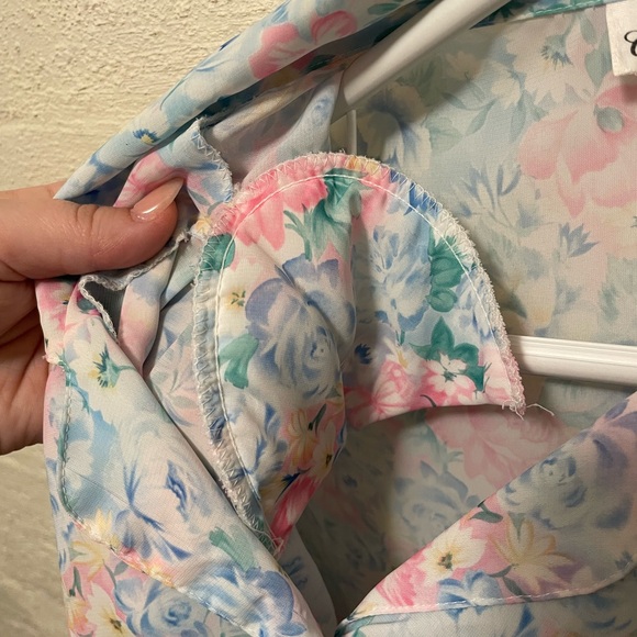 Vintage Floral Blouse - Picture 3 of 3